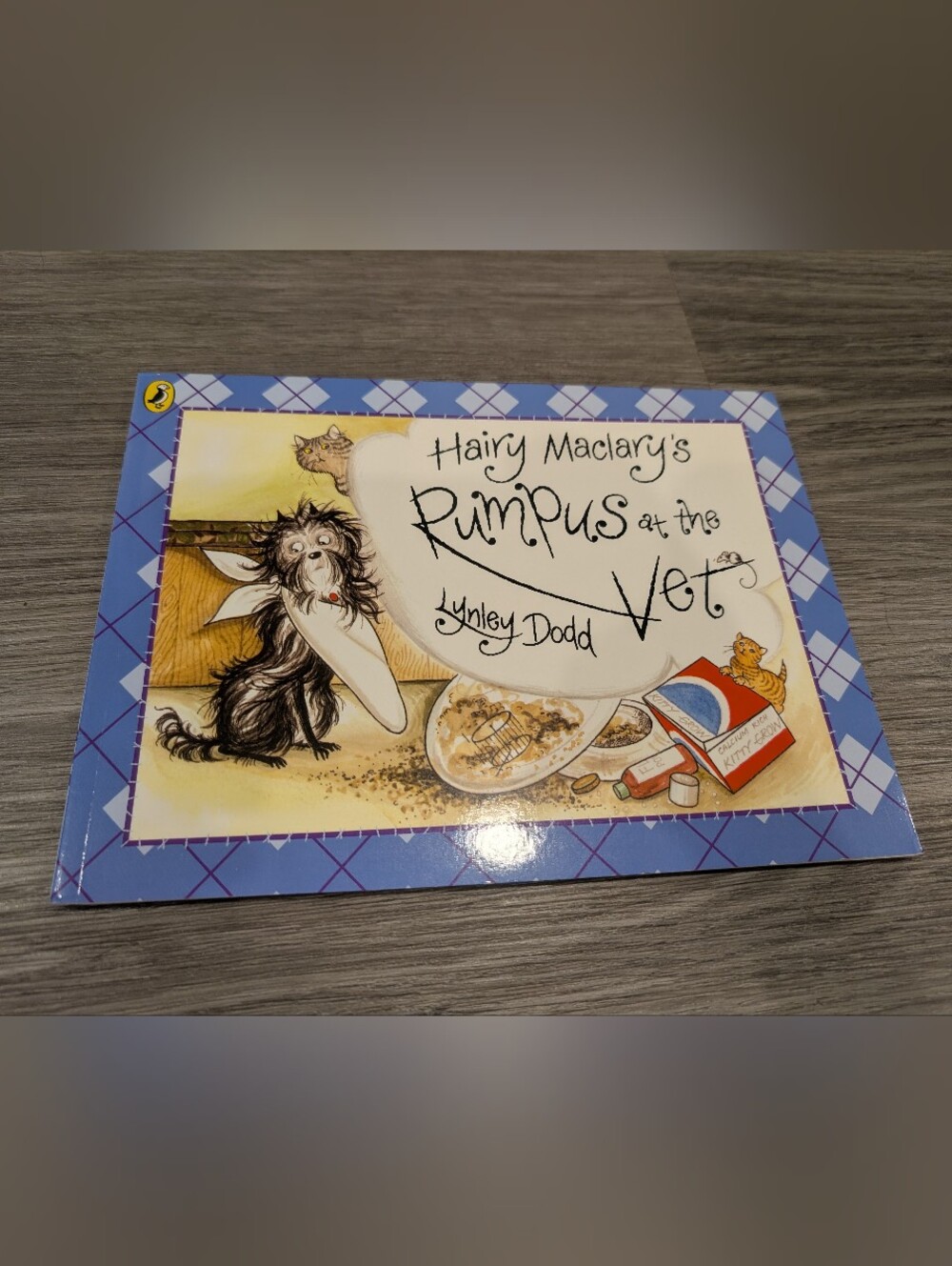 Hairy Maclary's Rumpus at the Vet - Blue Illustrated Dog Book